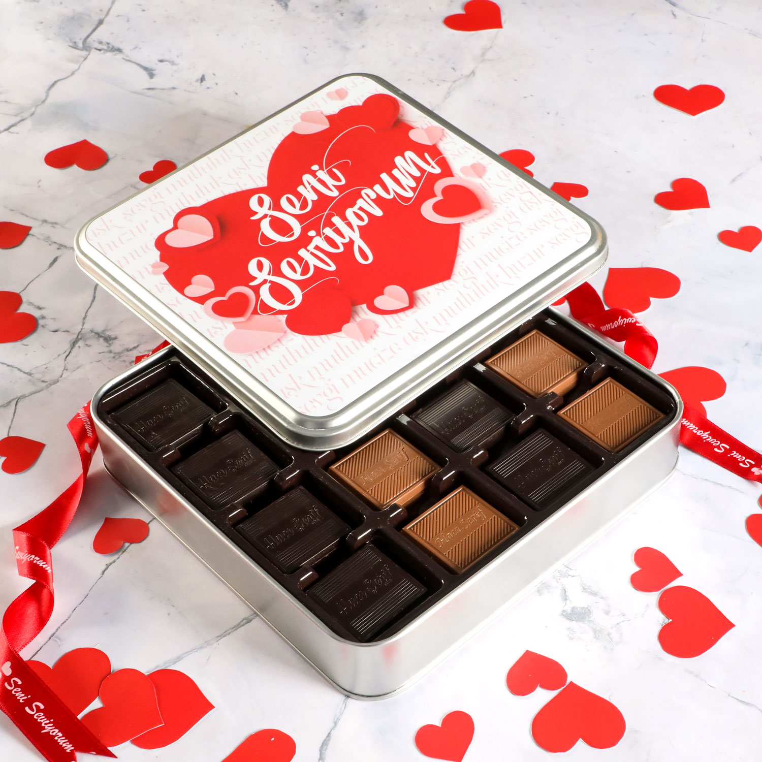 Sevgililer Günü Hediye 48 Adet Madlen Çikolata (Metal Kutu) Model1